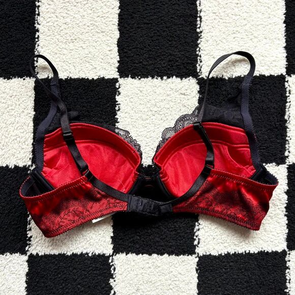 Chantelle Red and Black Lace Bra 32C - Picture 2 of 8